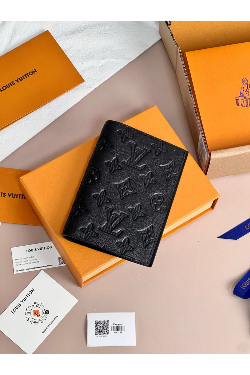 Lоuis Vuittоn Кожаная обложка для паспорта Premium 14x9.5x2 см