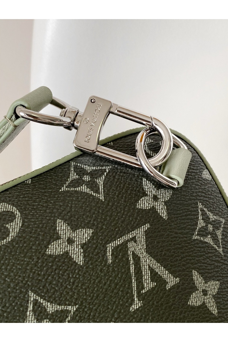 Lоuis Vuittоn Кожаная сумка Avenue Sling Premium 31x20x10 см