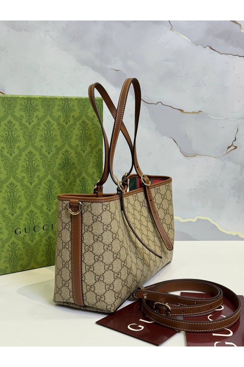 Gucci Кожаная сумка GG Emblem premium 30x19x11 см