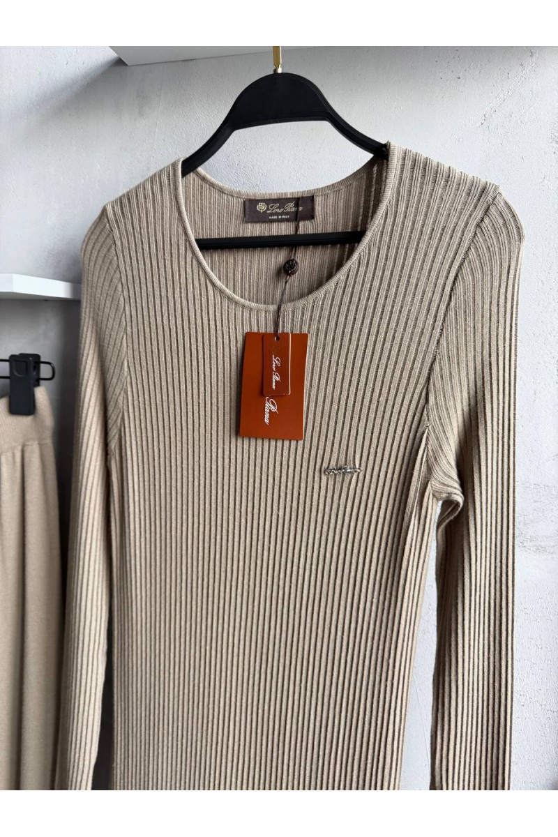 Loro Piana Женский бежевый костюм Loro Piana premium