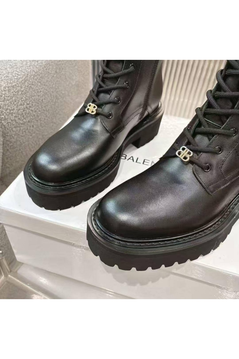 Balenciaga Женские кожаные ботинки чёрного цвета