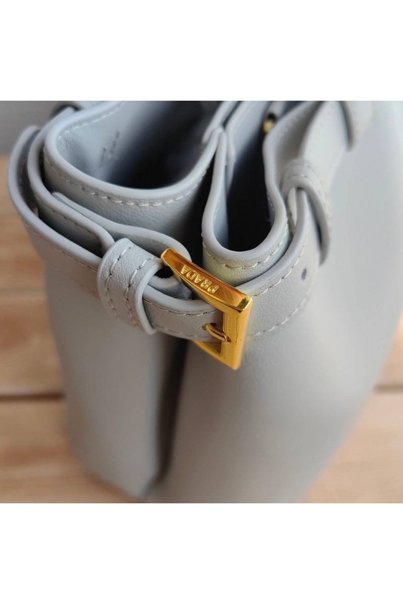 Prada Женская кожаная сумка Buckle 35x25 см (2 расцветки)