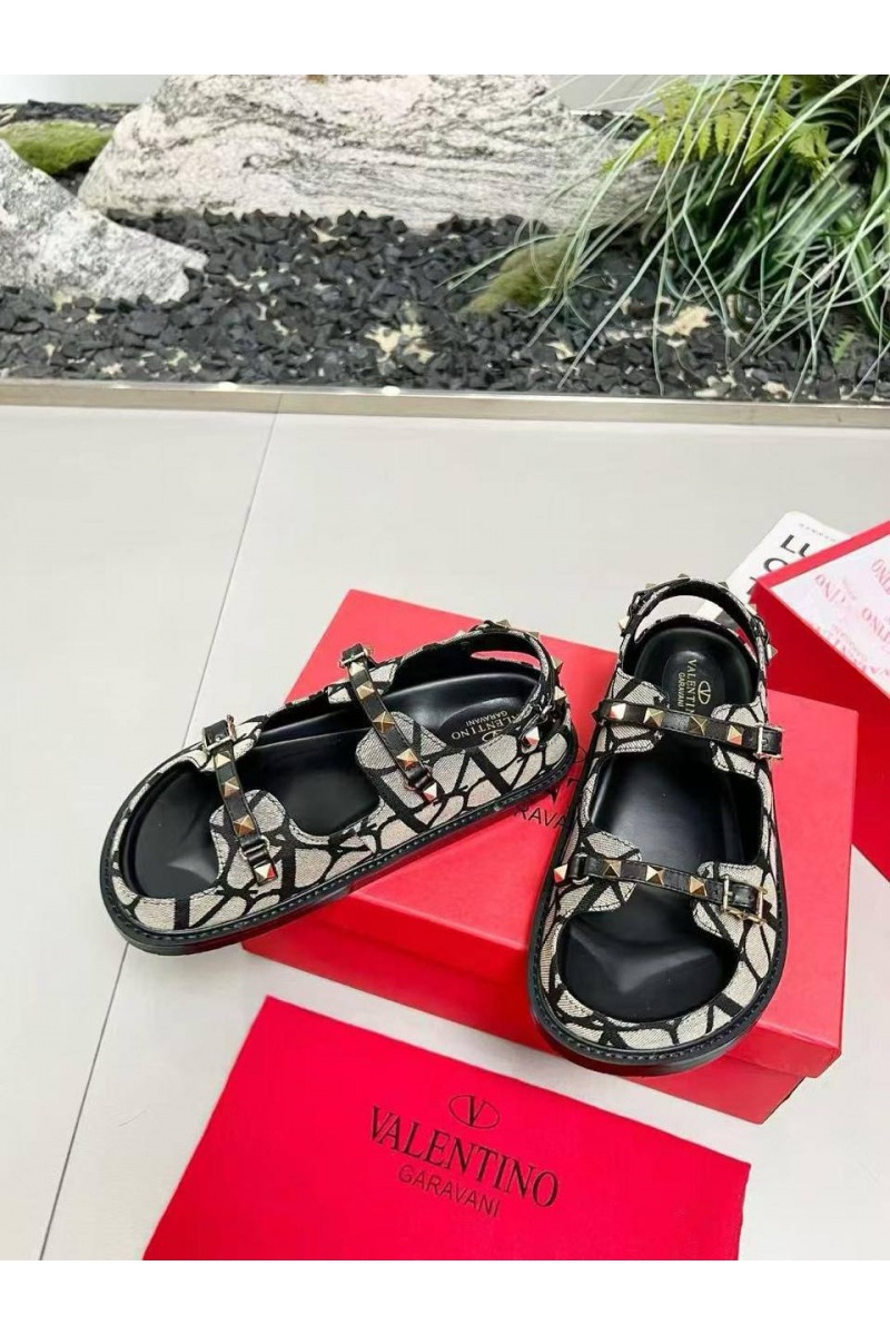 Valentino Женские кожаные сандалии Rockstud