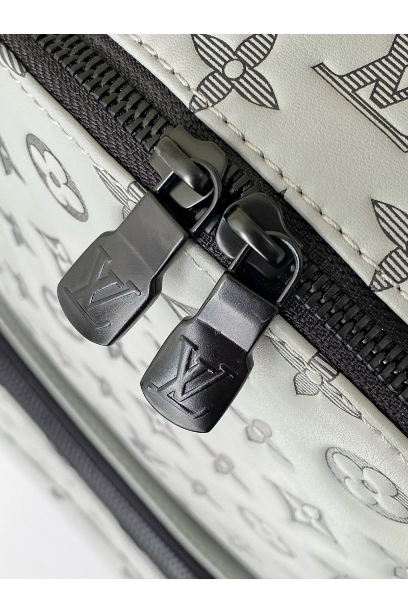 Lоuis Vuittоn Кожаный рюкзак Racer Shadow Premium 33x41x18 см