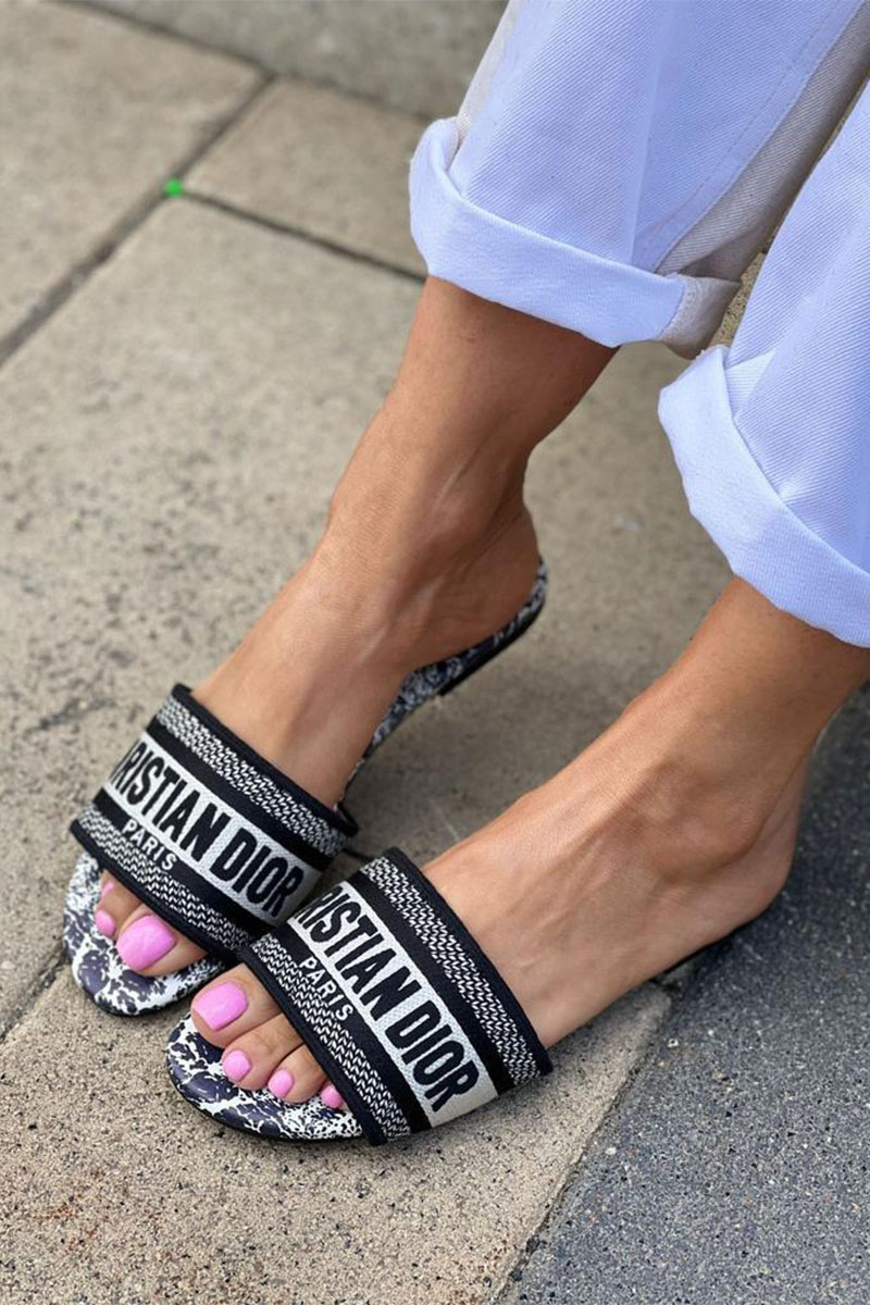 Dior Женские шлепанцы Dway Slide Embroidered Cotton