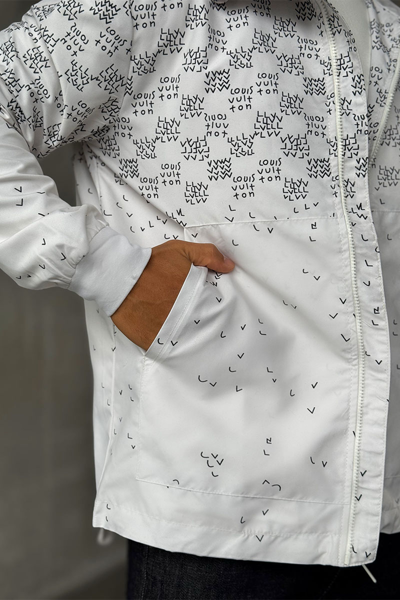 Lоuis Vuittоn Ветровка белого цвета Damier Spread Windbreaker