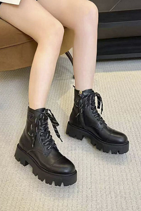 Женские кожаные ботинки 