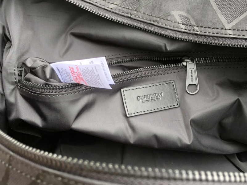 Burberry Нейлоновая дорожная сумка  Premium 50x29x19 см