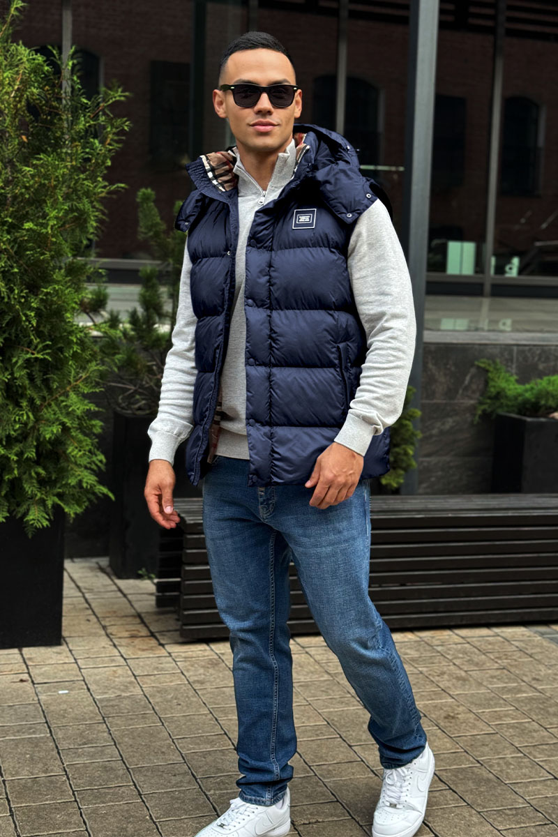 Burberry Жилет синего цвета London England logo-patch