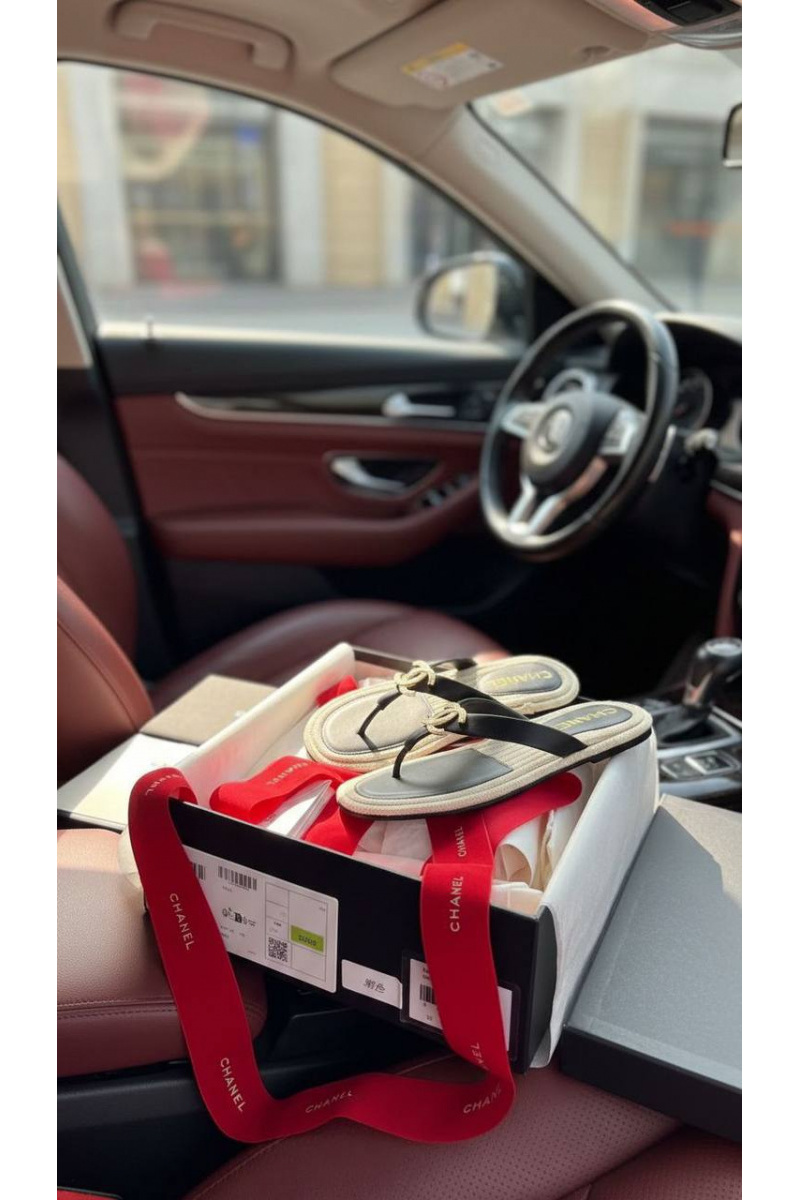 Chаnеl Женские кожаные шлёпанцы Cruise premium