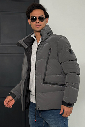 Мужская утеплённая куртка серого цвета
