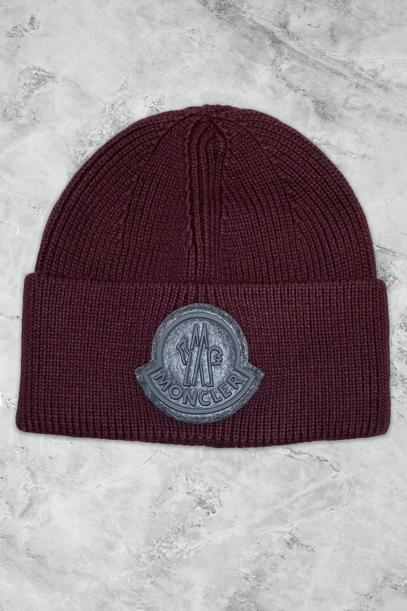 Moncler Мужская шапка бордового цвета logo-patch