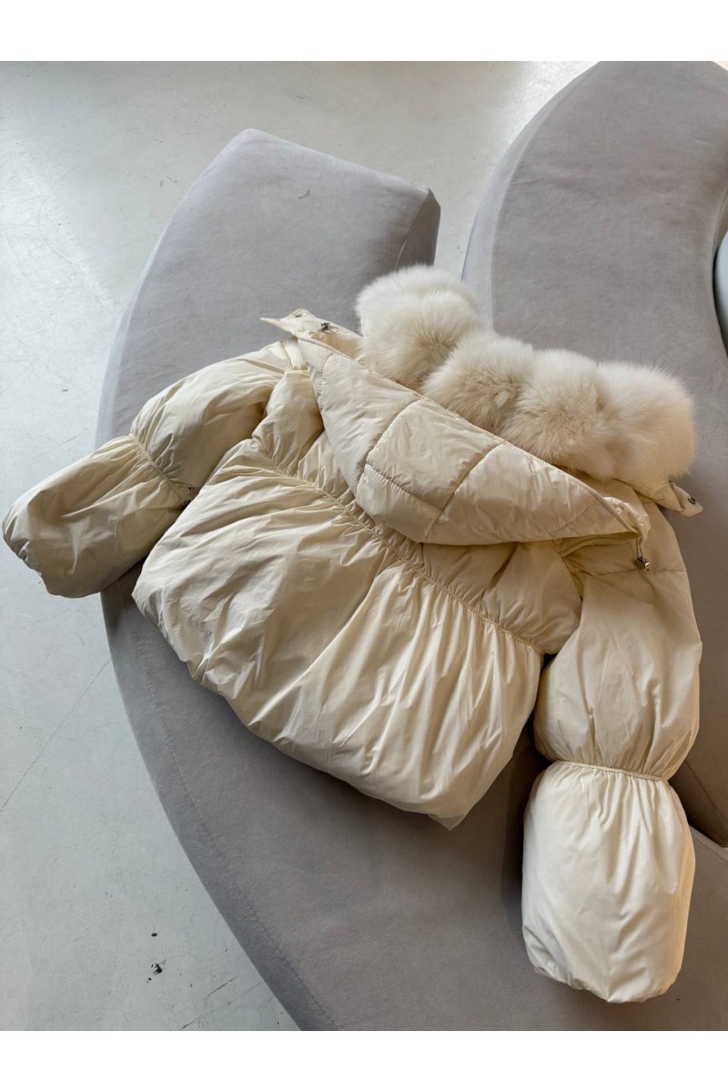 Designer Clothing Белый женский пуховик с натуральным мехом