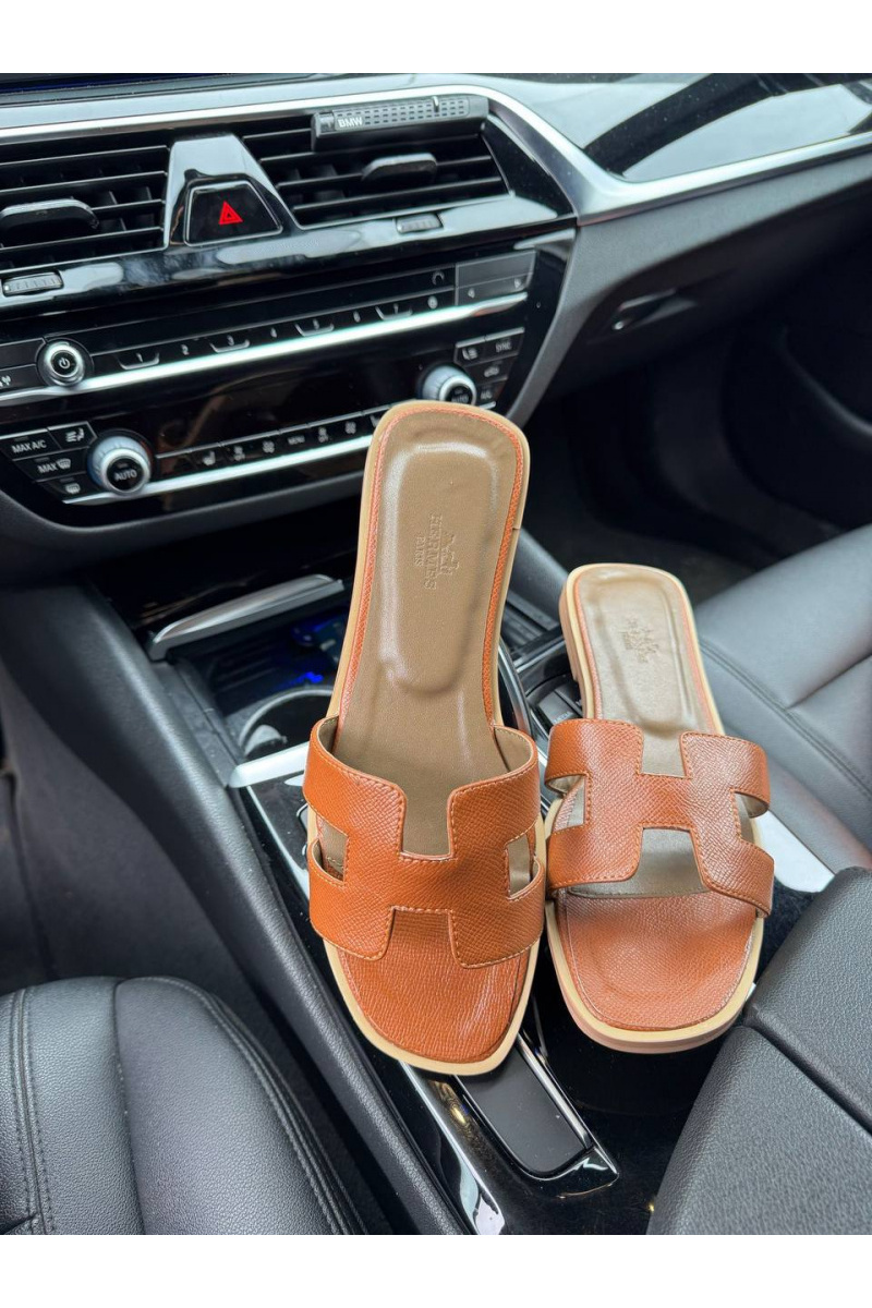 Hermes Женские кожаные шлёпанцы Oran