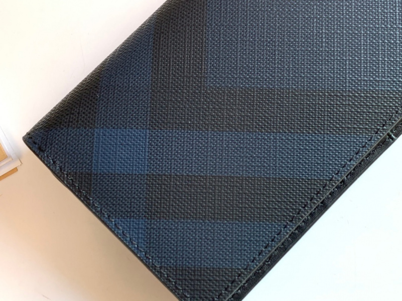 Burberry Кожаный бумажник Premium 19x10x2.5 см