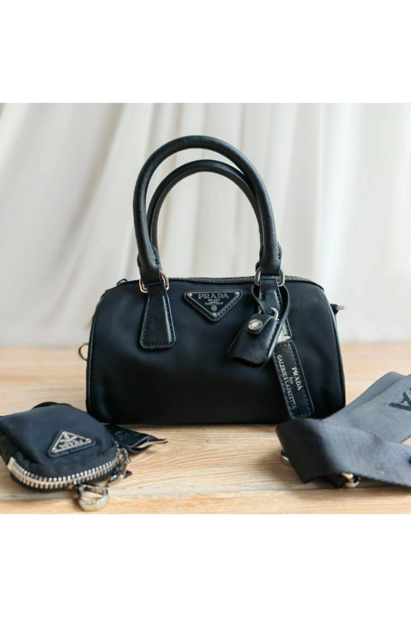 Prada Нейлоновая сумка Bauletto 21x14 см