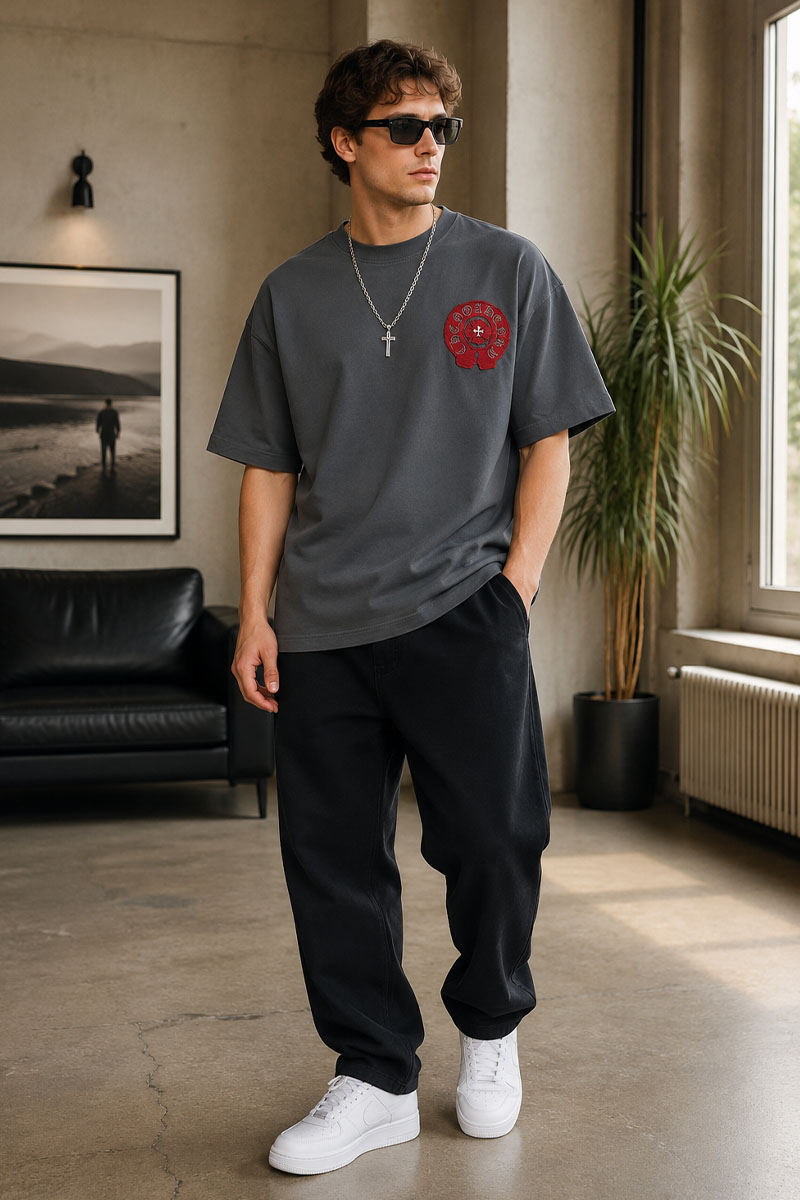 Designer Clothing Серая оверсайз футболка Gothic logo 
