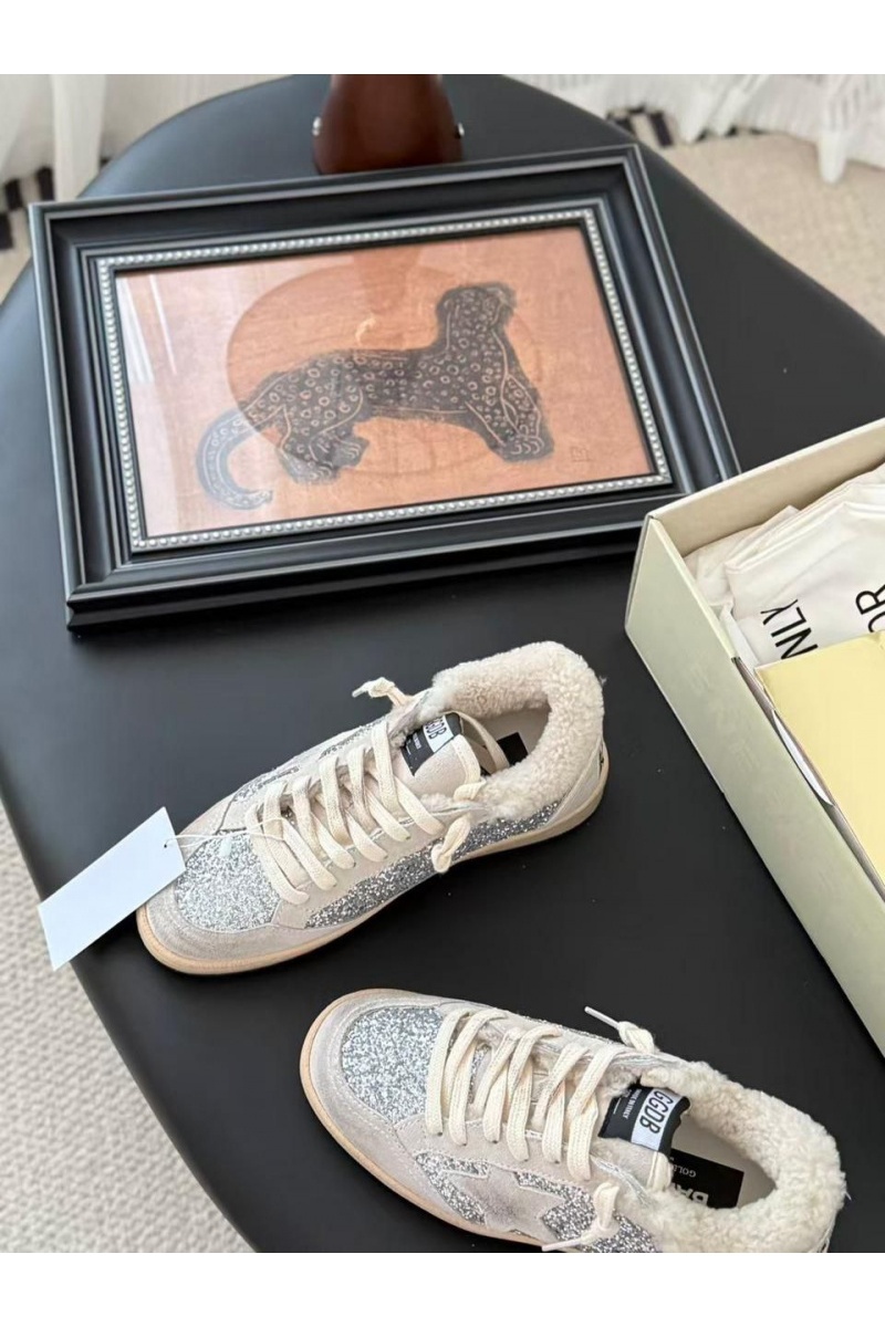 Designer Clothing Женские кроссовки с мехом Golden Goose