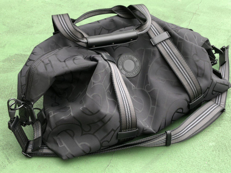 Burberry Нейлоновая дорожная сумка  Premium 50x29x19 см