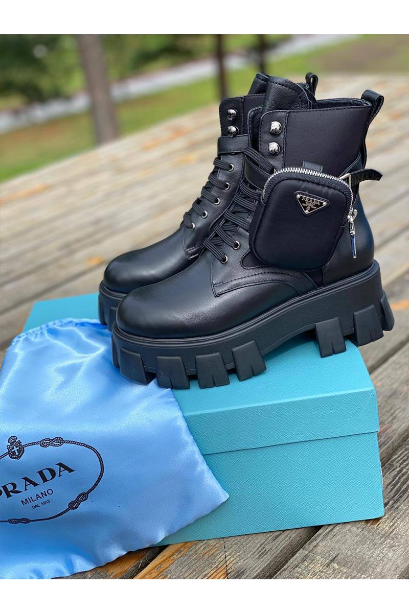 Prada Кожаные женские ботинки чёрного цвета