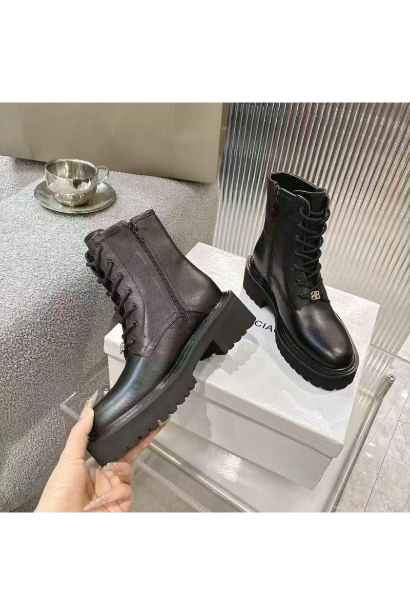 Balenciaga Женские кожаные ботинки чёрного цвета