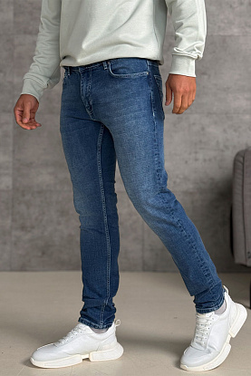 Мужские синие джинсы logo-plaque