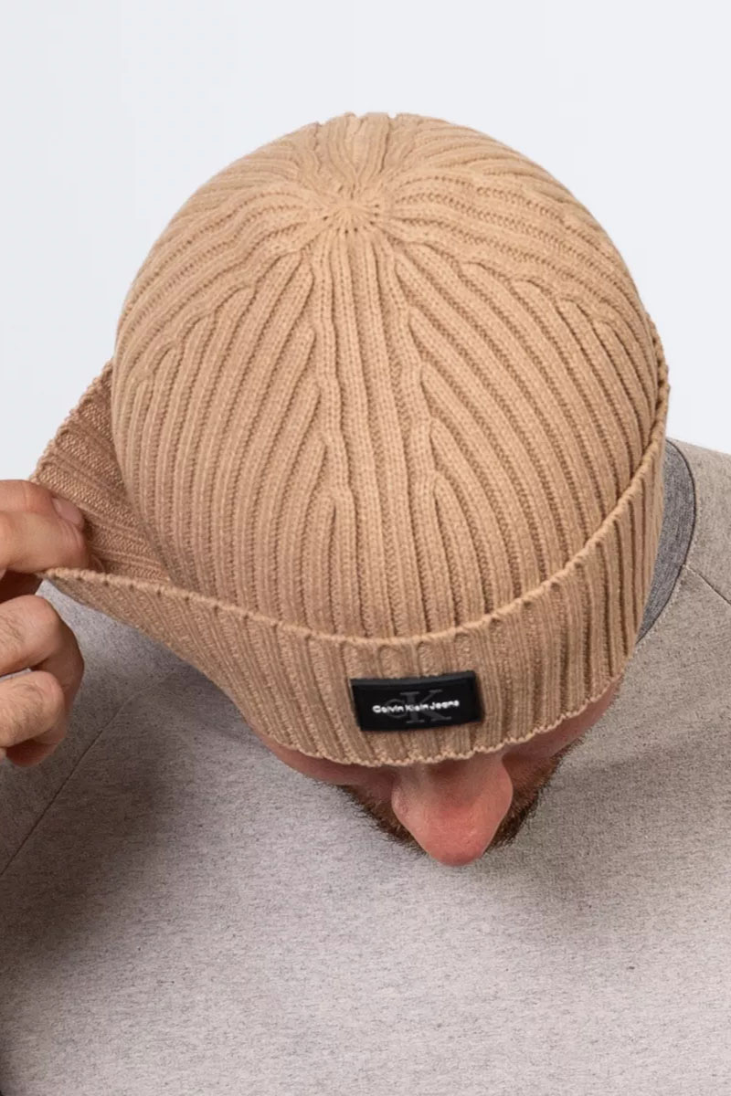 Calvin Klein Шапка logo-badge - Beige