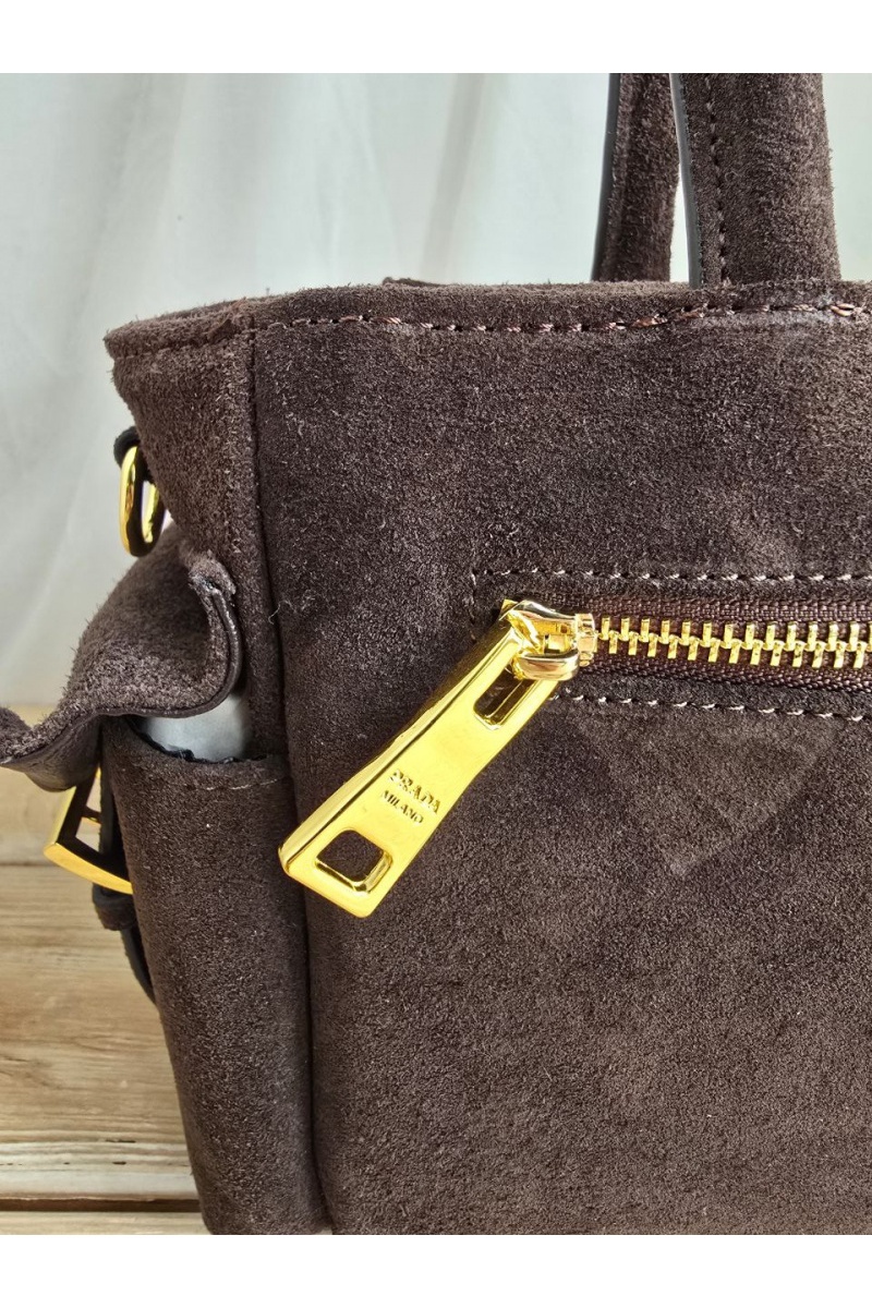 Prada Замшевая сумка 30x16 см
