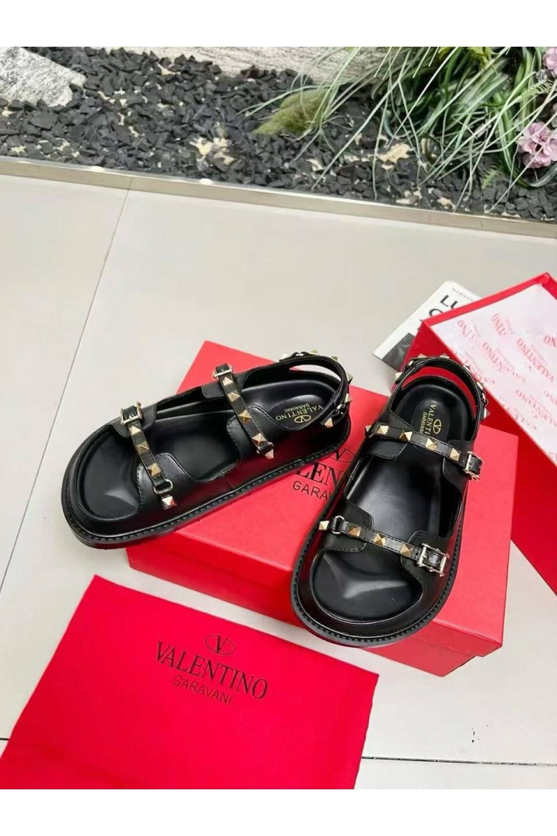 Valentino Женские кожаные сандалии Rockstud