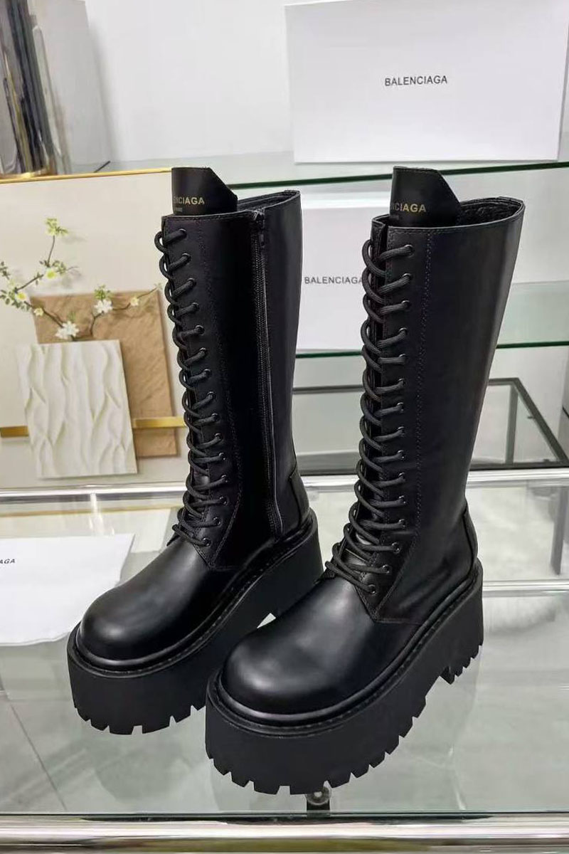 Balenciaga Женские кожаные сапоги на шнуровке чёрного цвета