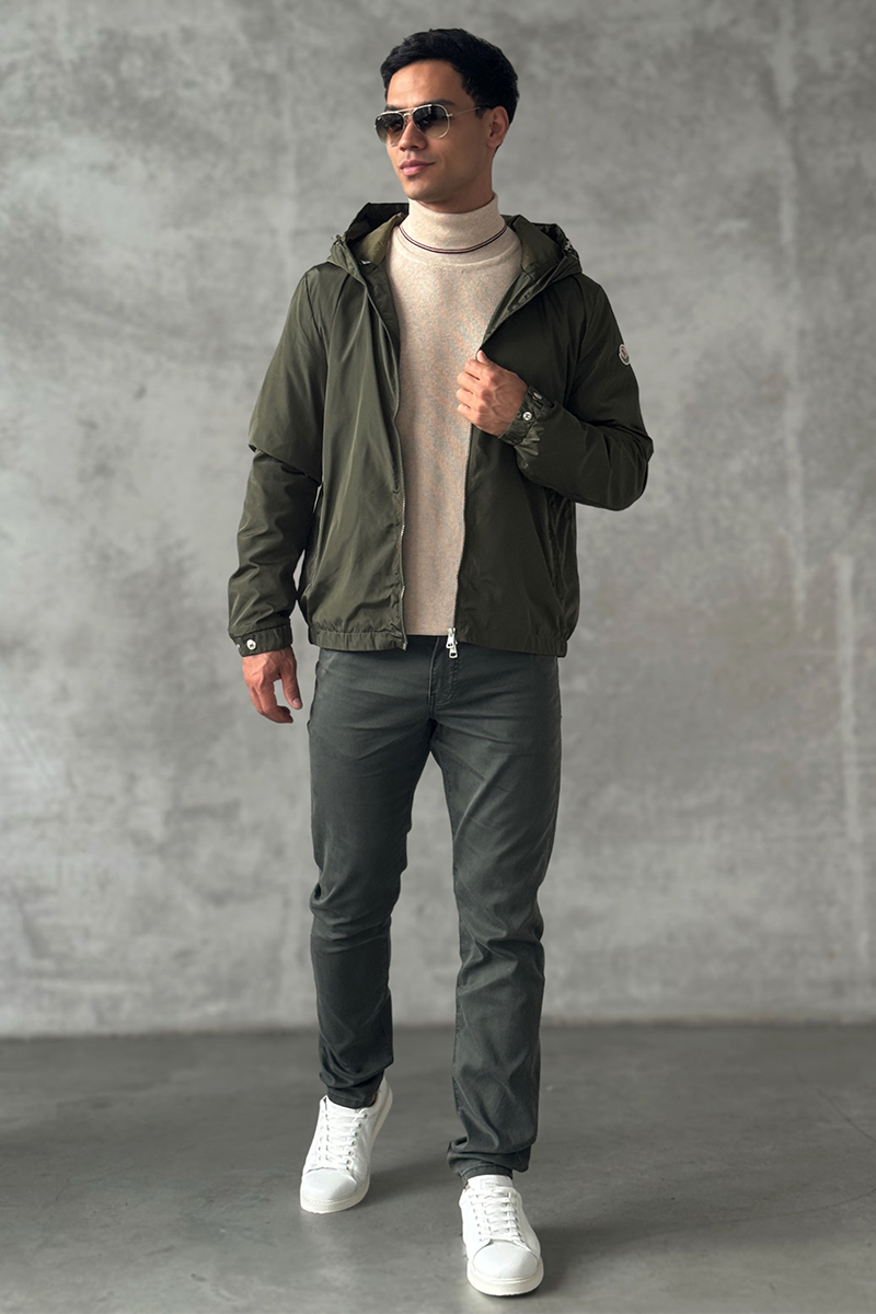 Moncler Зелёная ветровка logo-patch