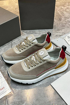 Мужские кроссовки бежевого цвета