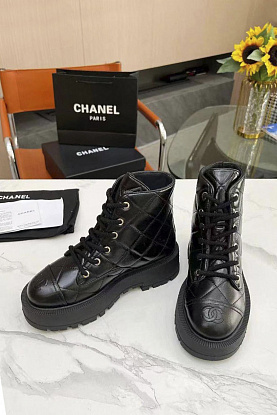 Женские кожаные ботинки чёрного цвета