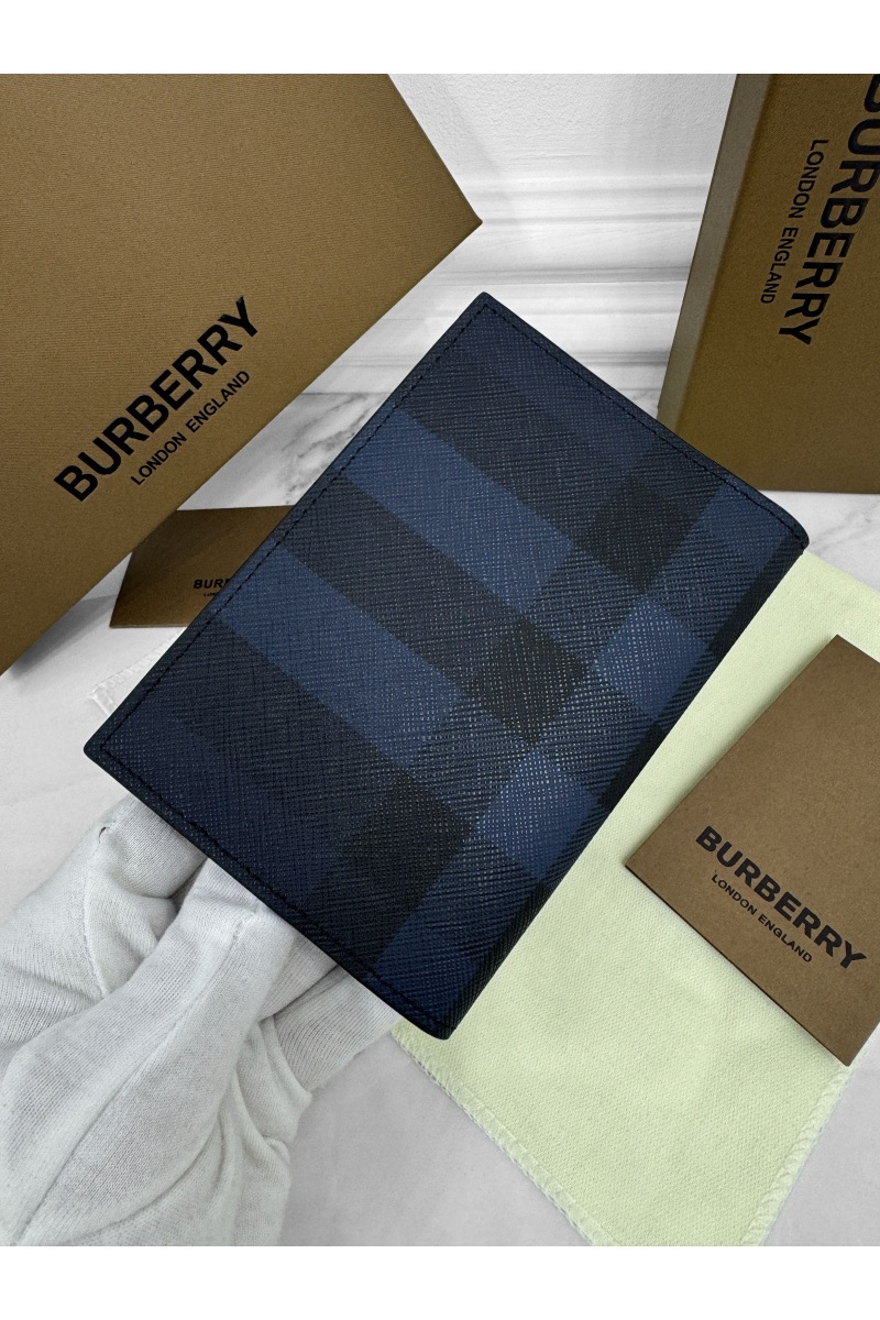 Burberry Кожаная обложка для паспорта Check Premium 14x10x2 см