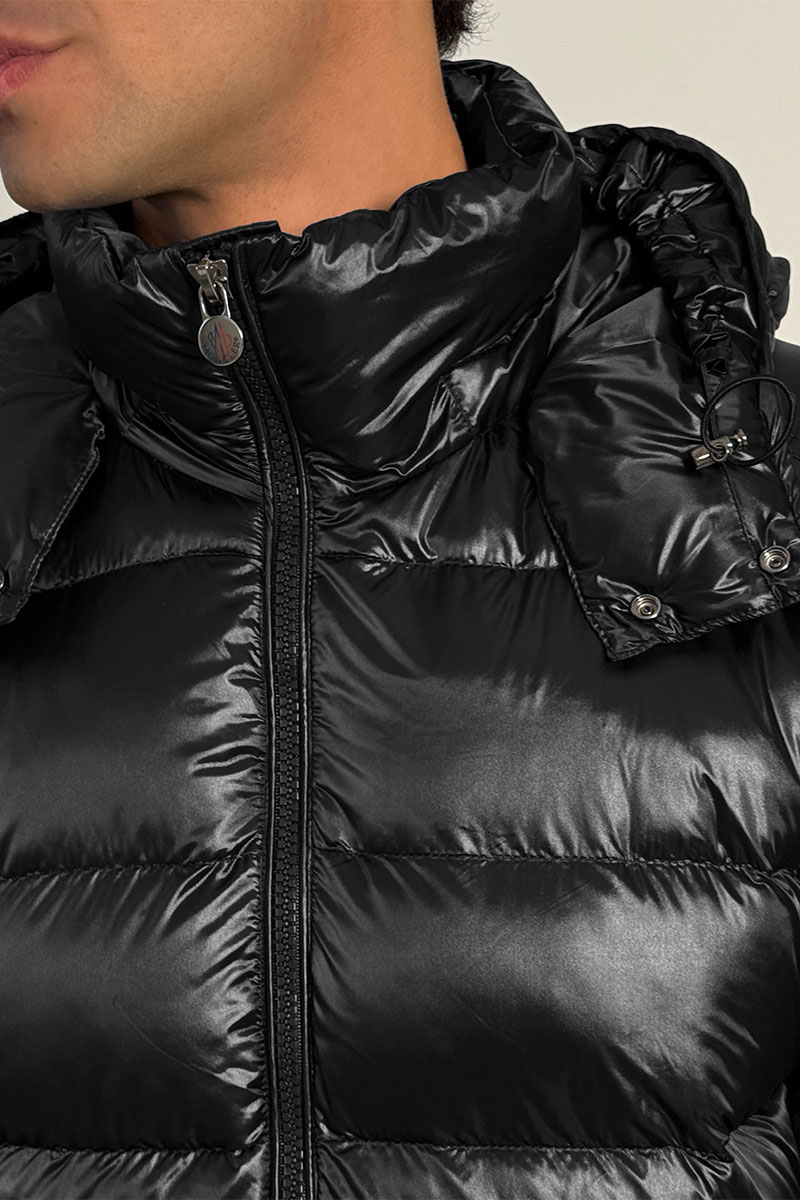 Moncler Чёрный пуховик Maya logo-patch