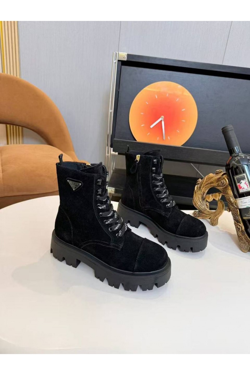 Prada Женские замшевые ботинки 