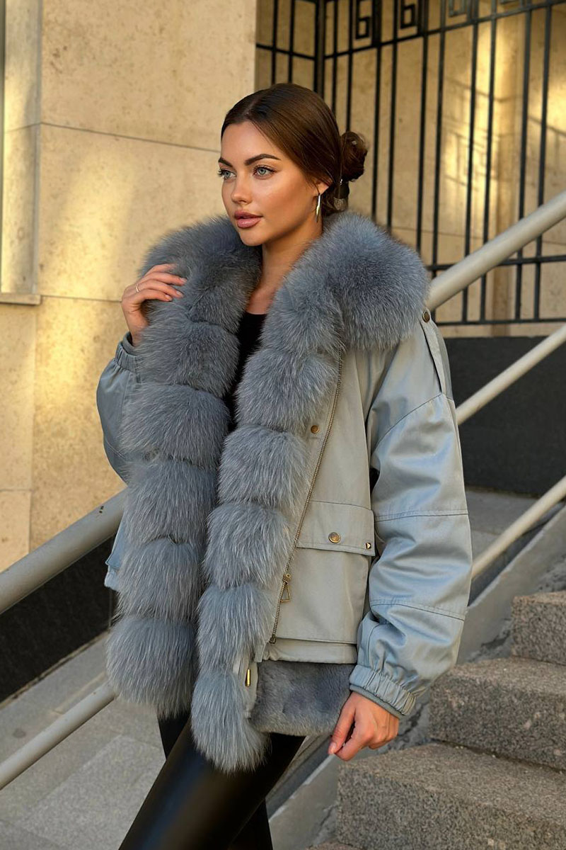 Max Mara Женский синий пуховик с мехом Max Mara