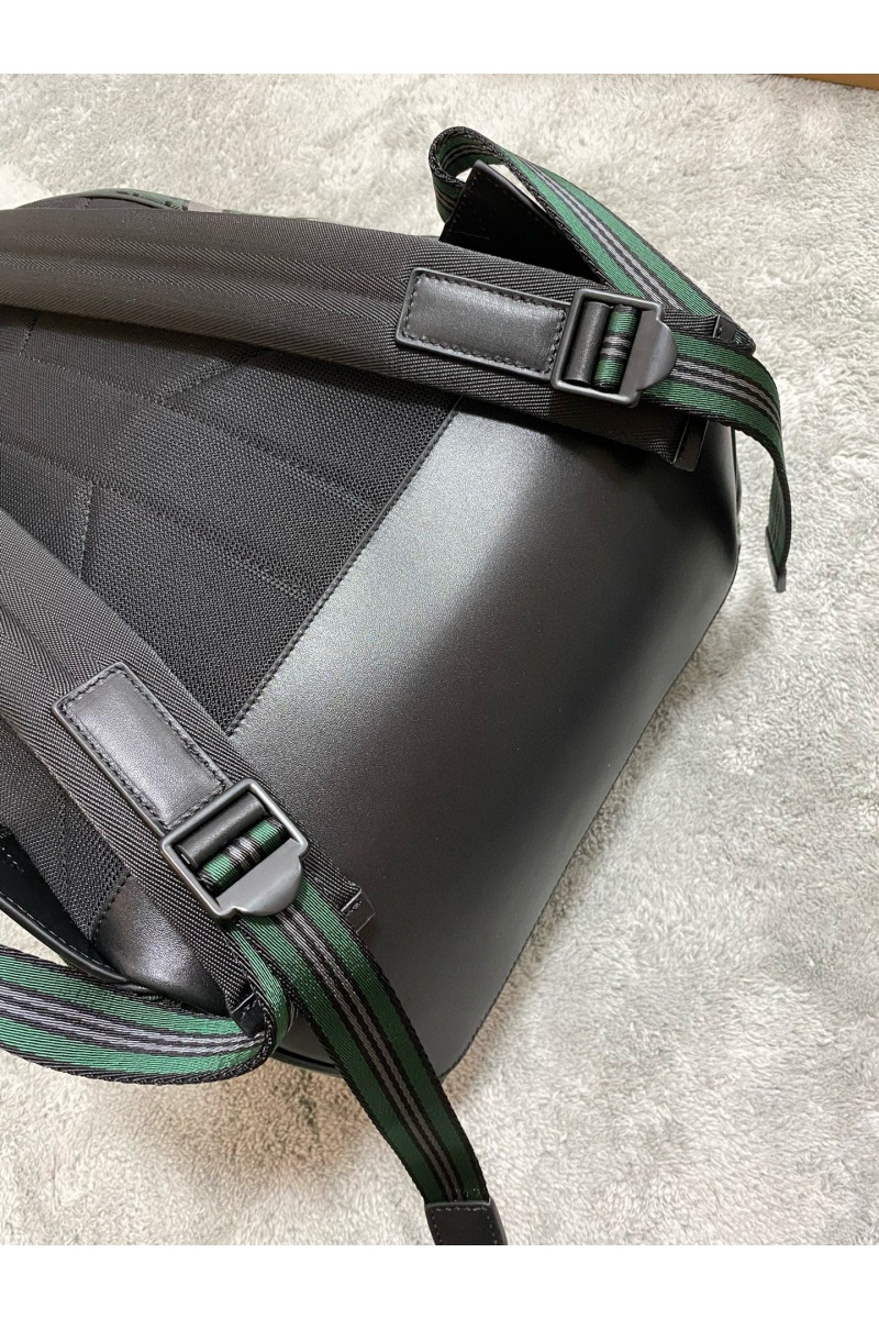 Burberry Рюкзак зелёного цвета TB Monogram Premium 30.5x14.5x42.5 см