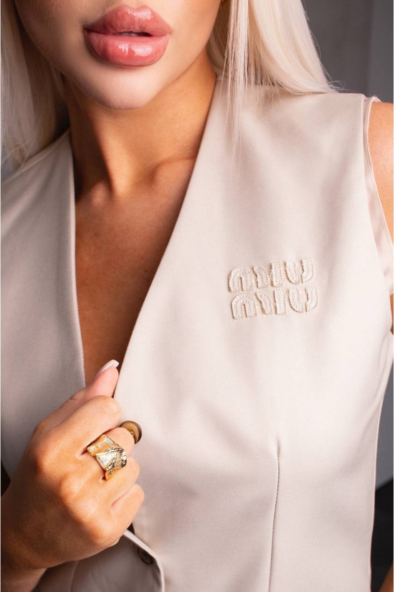 MIU MIU Женское платье бежевого цвета