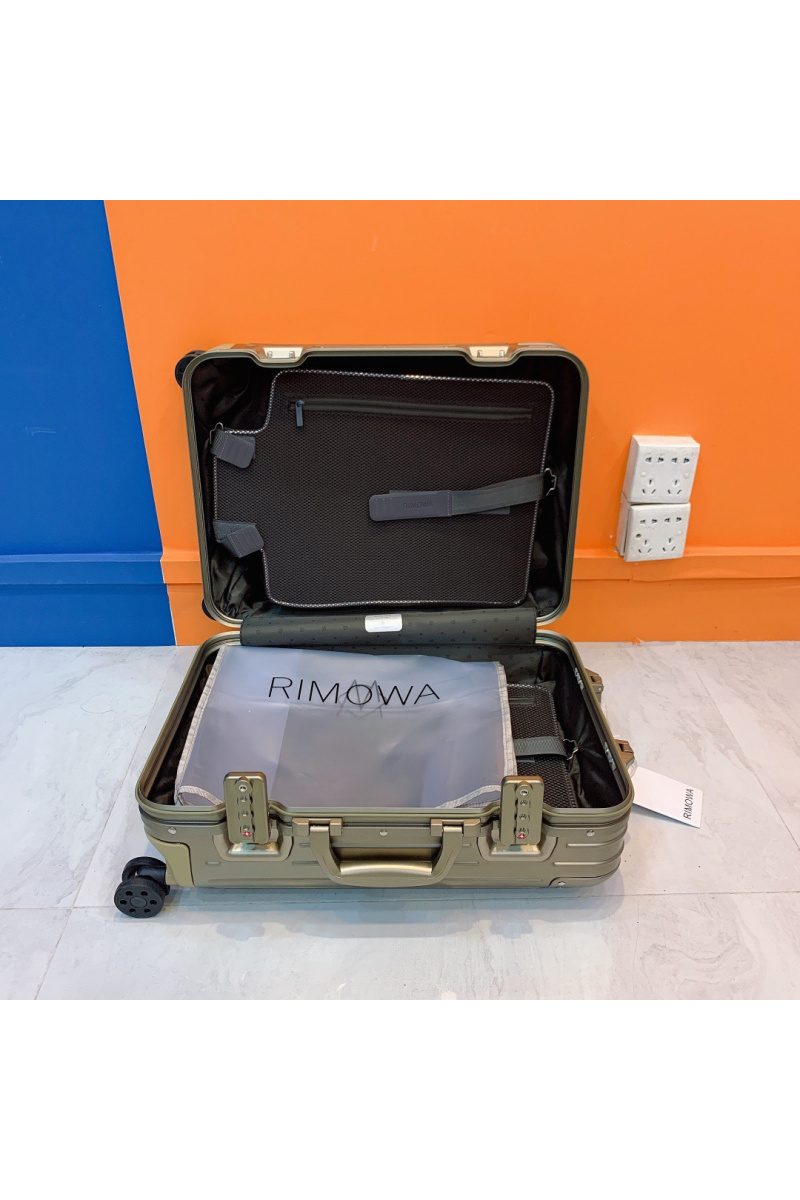 Rimowa Чемодан  Aluminum S Premium 54x36x23 см