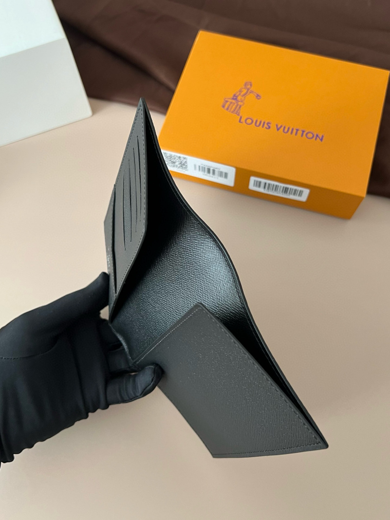 Lоuis Vuittоn Кожаная обложка для паспорта Premium 14x9.5x1.5 см