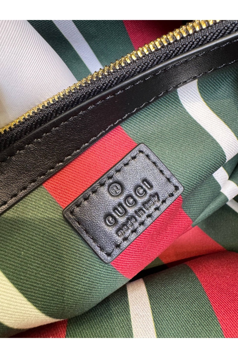 Gucci Кожаная сумка GG Emblem premium 30x19x11 см