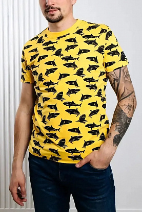 Жёлтая мужская футболка