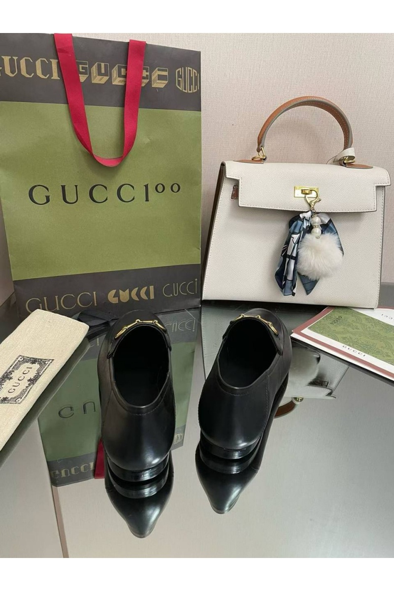 Gucci Женские кожаные лоферы чёрного цвета