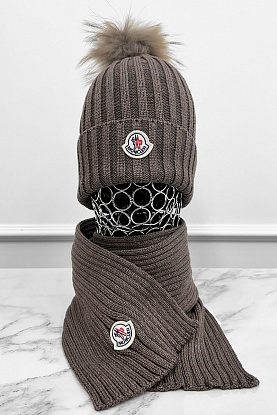 Комплект из шапки и шарфа коричневого цвета logo-patch