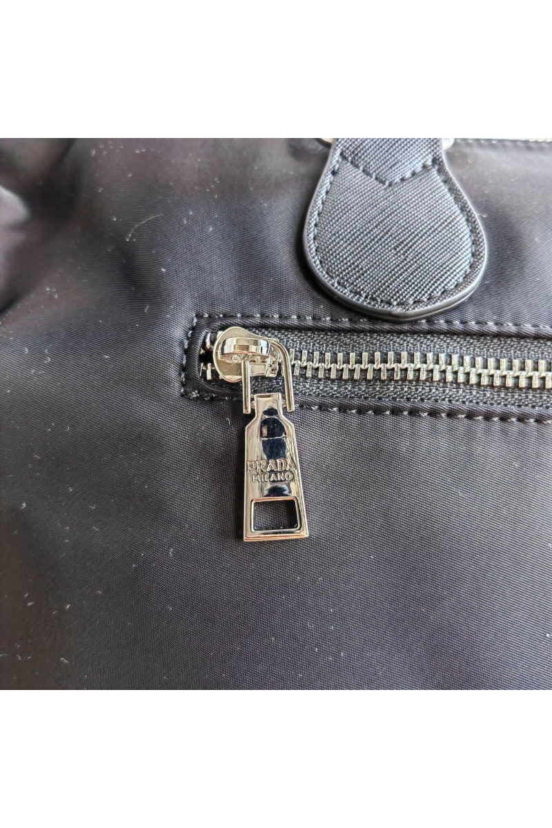 Prada Дорожная сумка  logo-plaque 45x26 см