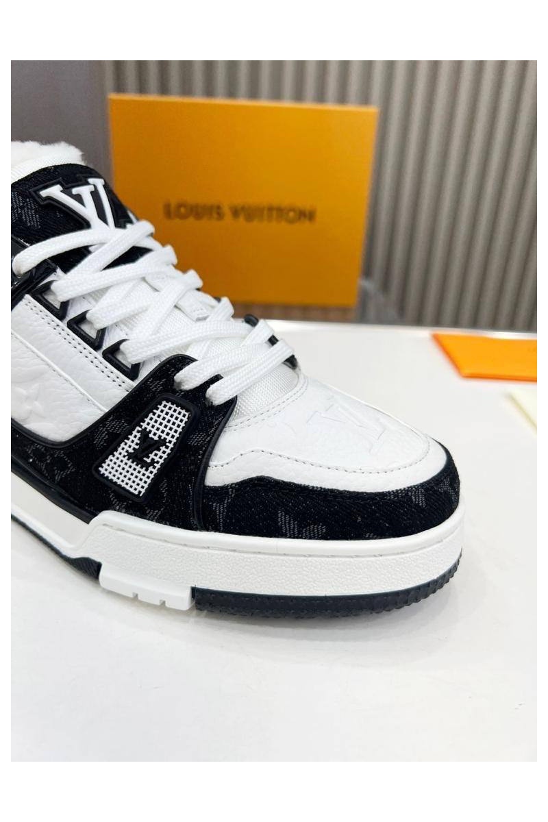 Lоuis Vuittоn Кожаные кроссовки с мехом Trainer Premium - White / Black