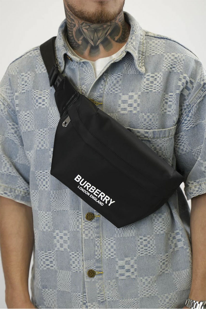 Burberry Нейлоновая сумка на пояс Premium 30x16x6 см