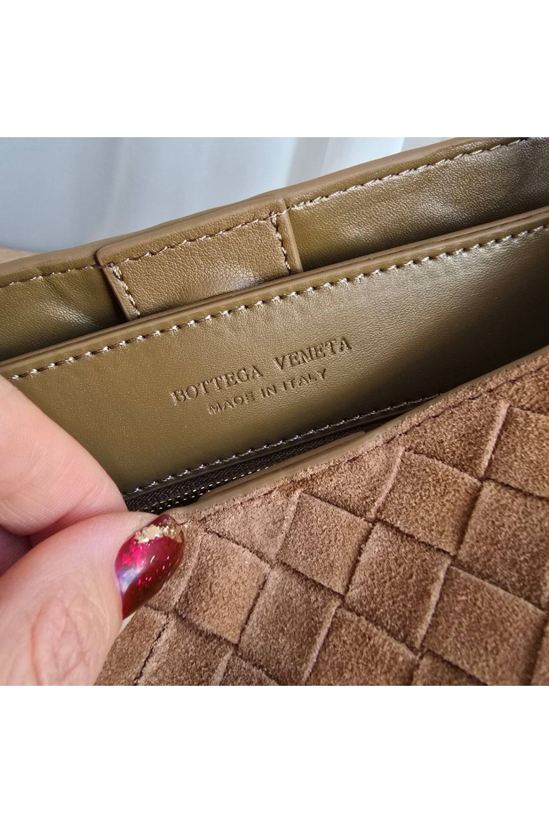Bottega Veneta Замшевая сумка 30x23 см
