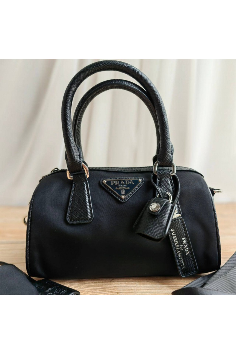 Prada Нейлоновая сумка Bauletto 21x14 см